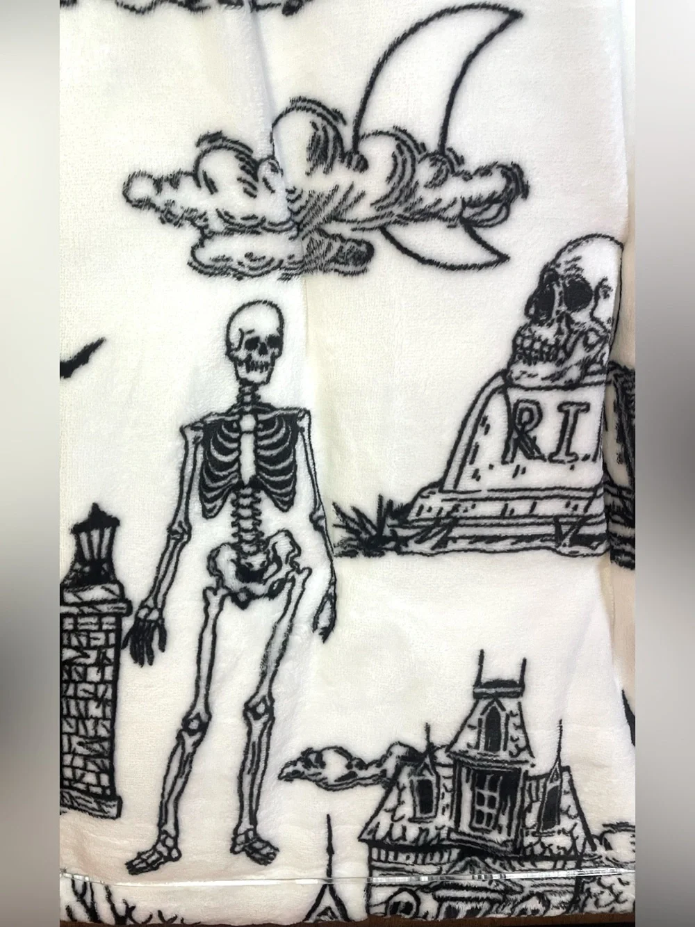 Halloween Oversized Plush Throw White Black Skeleton Haunted House Cat Tombstone